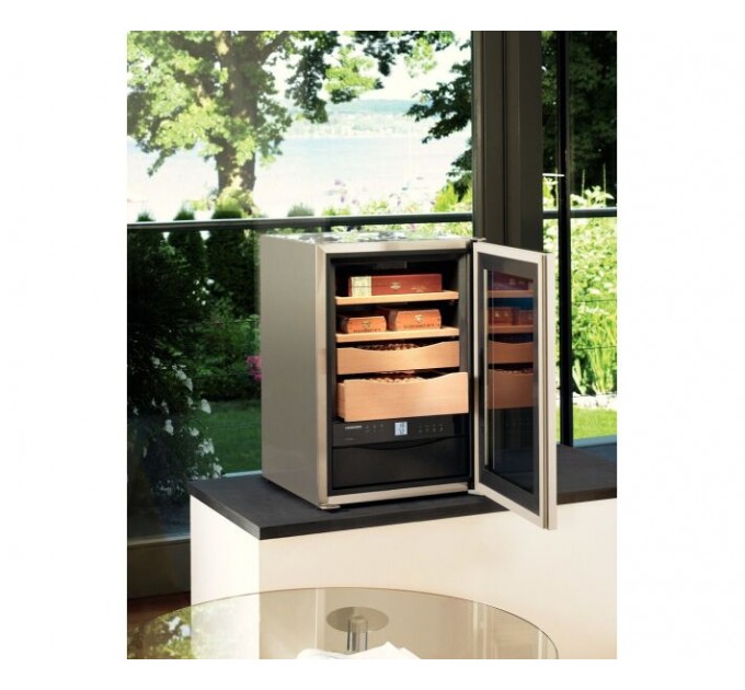Сигарна шафа Liebherr ZKes 453